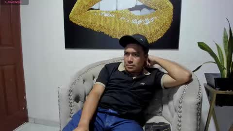 Snapshot of jhonatan_morales_s chatting on October 19, 1:28 am jhonatan_morales_s online show from October 19, 1:28 am