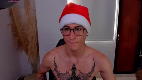 Snapshot of jhonleving chatting on December 3, 7:56 pm Jack online show from December 3, 7:56 pm