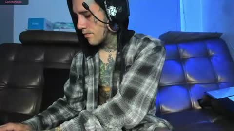 Snapshot of jhonny_ackerman chatting on July 28, 4:39 pm jhonny_ackerman online show from July 28, 4:39 pm