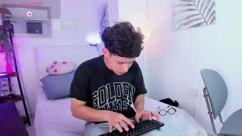 JHONNATHAN online show from April 30, 11:05 am