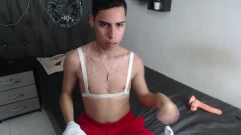 Snapshot of jhonny_latinboy chatting on January 12, 4:21 am Jhonny online show from January 12, 4:21 am