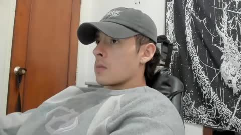 Snapshot of jhonny_macallan chatting on July 29, 8:07 pm Jhonaiker online show from July 29, 8:07 pm