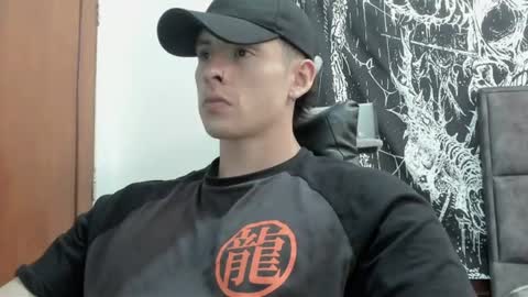 Snapshot of jhonny_macallan chatting on August 7, 8:33 pm Jhonaiker online show from August 7, 8:33 pm