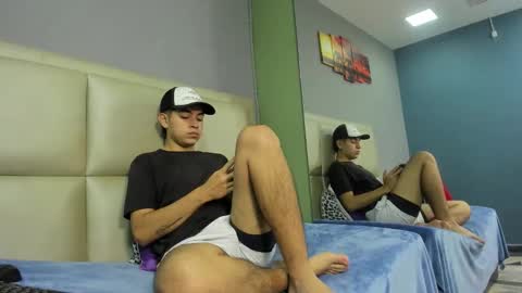 Jhonny online show from October 23, 1:43 pm