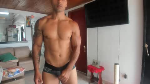 Snapshot of jhonnyxxfitnexx chatting on March 31, 5:57 pm jh online show from March 31, 5:57 pm