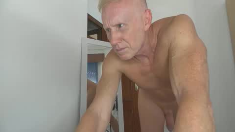 Snapshot of jhonpelopaja2 chatting on October 17, 1:35 pm jhonpelopaja2 online show from October 17, 1:35 pm