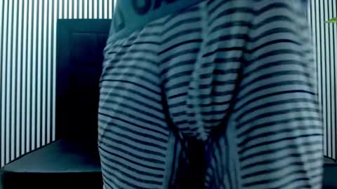 jhontorres018 online show from February 18, 9:43 am