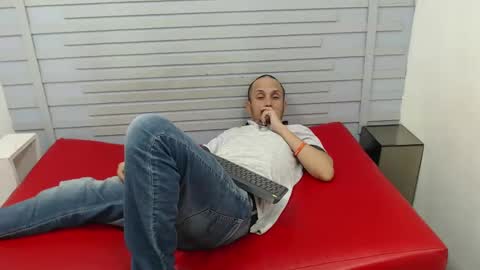 jhontorres018 online show from February 27, 12:43 am