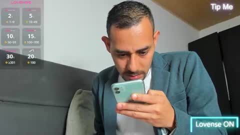 Jhony Alzate online show from June 22, 2:24 am