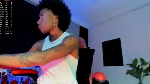 jhonymiller online show from October 26, 8:04 pm