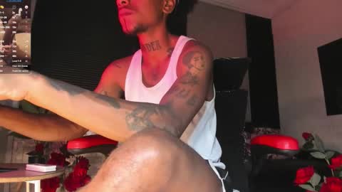 jhonymiller online show from November 30, 7:51 pm