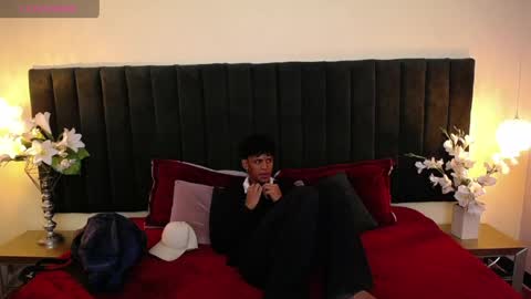 Snapshot of jhos_padill chatting on May 5, 1:30 pm jhos online show from May 5, 1:30 pm