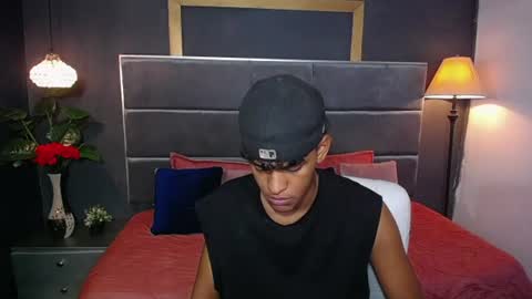 Snapshot of jhos_padill chatting on June 16, 2:09 pm jhos online show from June 16, 2:09 pm