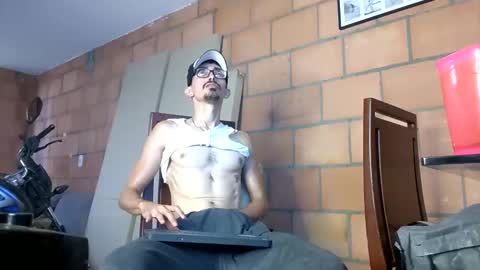 Snapshot of jhosuamoore chatting on April 20, 1:58 pm Jhosuamoore online show from April 20, 1:58 pm