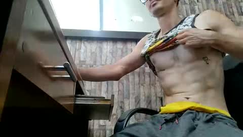 Snapshot of jhosuamoore chatting on May 1, 1:48 pm Jhosuamoore online show from May 1, 1:48 pm