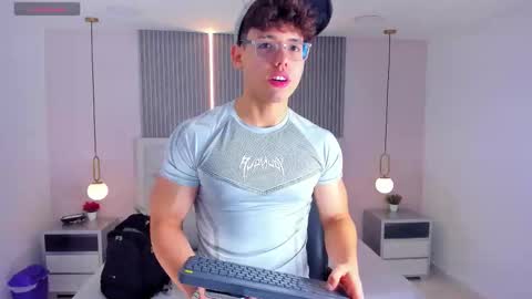 jhoumod_21 online show from December 14, 3:12 am