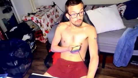 Snapshot of jhp_kinky_2000 chatting on December 2, 7:03 am kinky party boy online show from December 2, 7:03 am