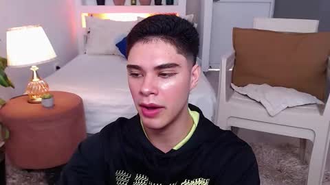 Snapshot of jhuan_cute chatting on November 15, 1:51 pm Jhuan Nhez online show from November 15, 1:51 pm