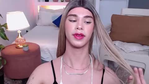 Snapshot of jhuan_cute chatting on November 16, 6:24 pm Jhuan Nhez online show from November 16, 6:24 pm