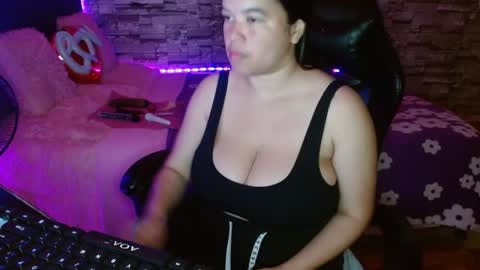 Snapshot of jhulia_hill chatting on June 30, 7:48 pm Jhulia online show from June 30, 7:48 pm