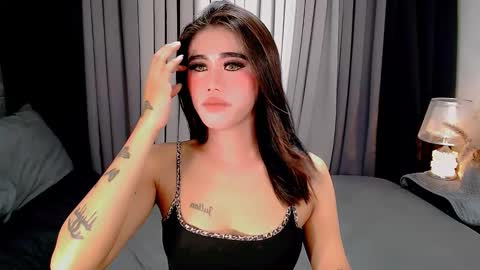 jhuliana_and_charles_room online show from November 26, 5:41 am