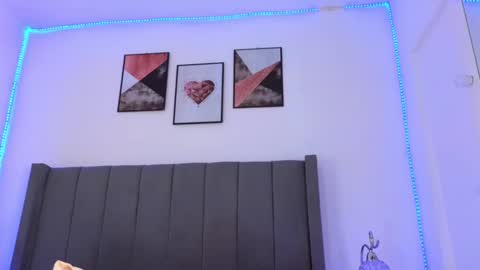 jiah online show from February 14, 6:02 am