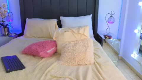 jiah online show from February 17, 3:15 am