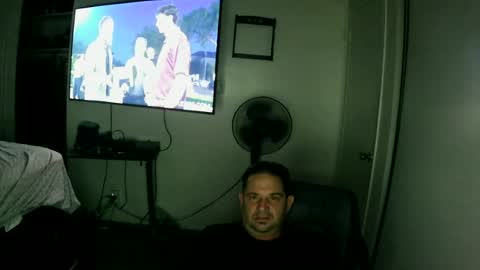 Snapshot of jiggity73 chatting on June 17, 2:47 am jiggity73 online show from June 17, 2:47 am