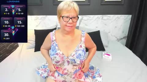 Jill  online show from September 16, 8:32 pm