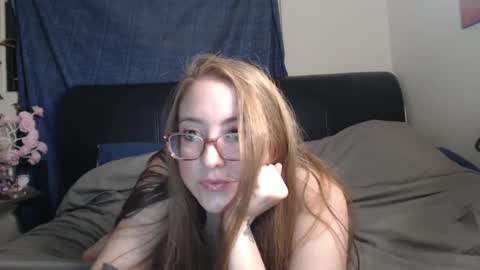 jilliangiselle online show from February 4, 5:10 am