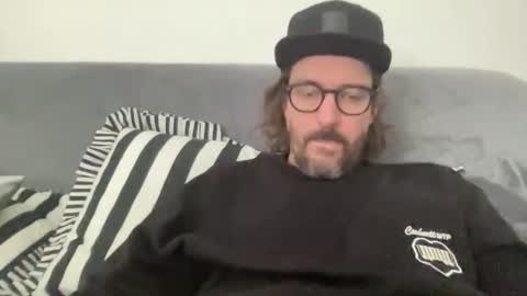 Snapshot of jimboo400 chatting on October 14, 10:05 am jimboo400 online show from October 14, 10:05 am