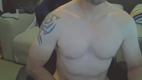 Snapshot of jimforjim chatting on December 3, 11:02 pm Jim online show from December 3, 11:02 pm