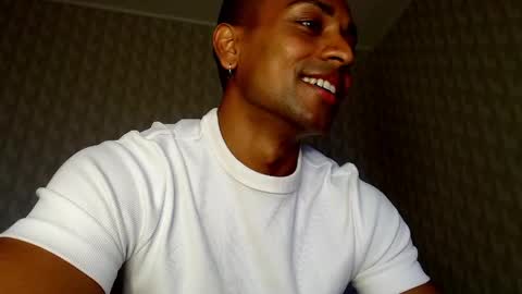 Snapshot of jimi_damien chatting on May 17, 5:09 pm JD online show from May 17, 5:09 pm