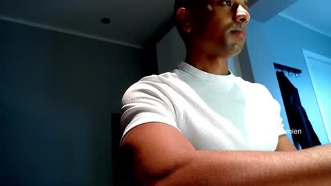 Snapshot of jimi_damien chatting on June 11, 4:38 pm JD online show from June 11, 4:38 pm