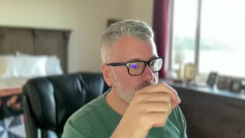 Snapshot of jimmyaaron chatting on December 6, 3:33 pm Dad of Three online show from December 6, 3:33 pm