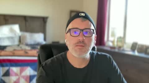 Snapshot of jimmyaaron chatting on December 14, 4:09 pm Dad of Three online show from December 14, 4:09 pm