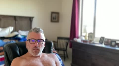 Snapshot of jimmyaaron chatting on December 21, 5:07 pm Dad of Three online show from December 21, 5:07 pm