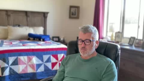 Snapshot of jimmyaaron chatting on December 22, 5:32 pm Dad of Three online show from December 22, 5:32 pm