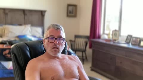 Snapshot of jimmyaaron chatting on January 5, 7:17 pm Dad of Three online show from January 5, 7:17 pm