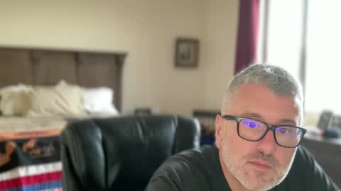 Snapshot of jimmyaaron chatting on February 19, 3:05 pm Dad of Three online show from February 19, 3:05 pm