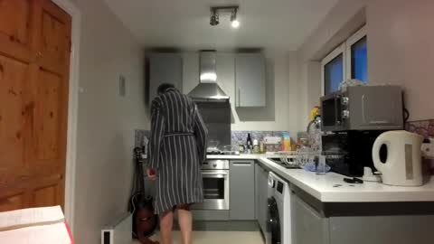 Snapshot of jimmybenido chatting on February 1, 5:33 pm Jim Redgewell online show from February 1, 5:33 pm