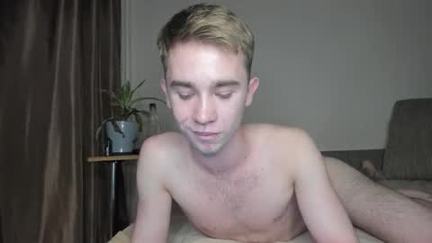 Snapshot of jimyti_bad_boy chatting on November 16, 8:58 pm jimyti_bad_boy online show from November 16, 8:58 pm