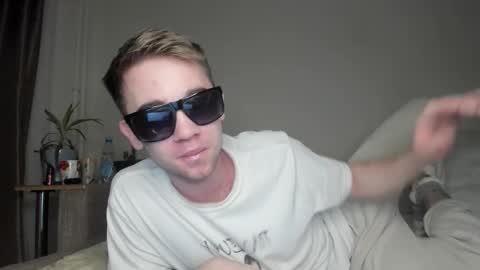 Snapshot of jimyti_bad_boy chatting on February 3, 12:09 am jimyti_bad_boy online show from February 3, 12:09 am