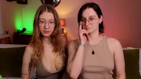 Snapshot of jitoon_exe chatting on January 19, 7:37 pm Hey Guys We are Julia ginger Tina brunette online show from January 19, 7:37 pm