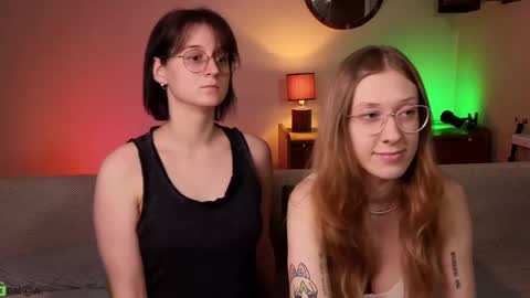 Snapshot of jitoon_exe chatting on March 1, 7:15 pm Hey Guys We are Julia ginger Tina brunette online show from March 1, 7:15 pm