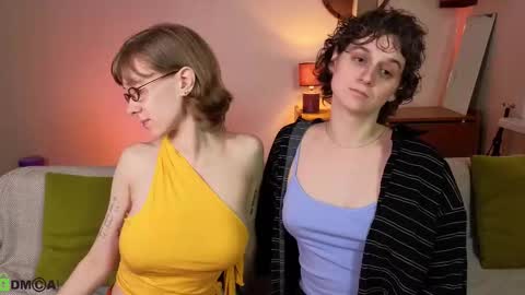 Snapshot of jitoon_exe chatting on September 26, 6:34 pm Hey Guys We are Julia ginger Tina brunette online show from September 26, 6:34 pm