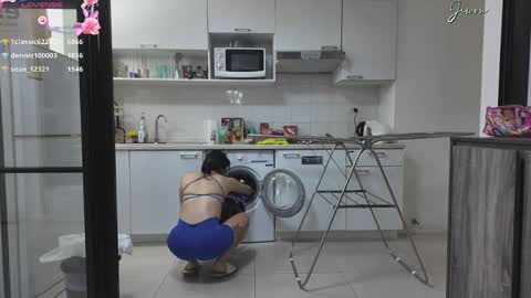 Snapshot of jiwon4u chatting on February 25, 11:30 am Jiwon online show from February 25, 11:30 am