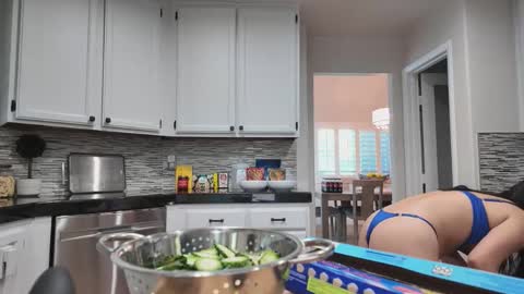 Snapshot of jiwon4u chatting on September 14, 12:43 am Jiwon online show from September 14, 12:43 am