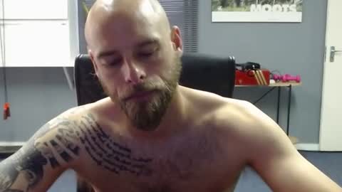 JamesJan van Rebel online show from December 16, 7:04 am