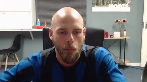 JamesJan van Rebel online show from February 15, 5:39 pm